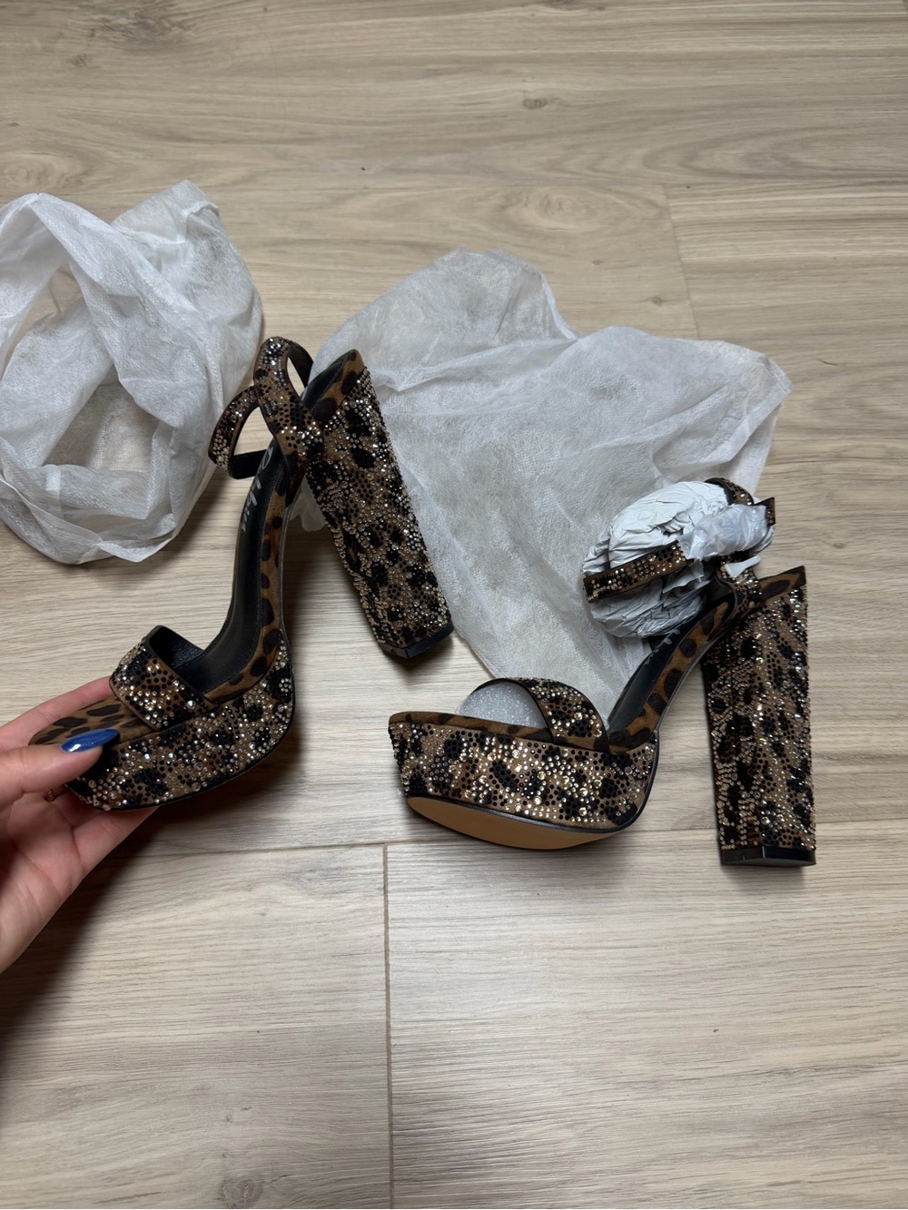 Rodeo Quincy leopard heels